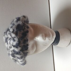 Women Stylish Fuzzy Leopard Print Beret NWT